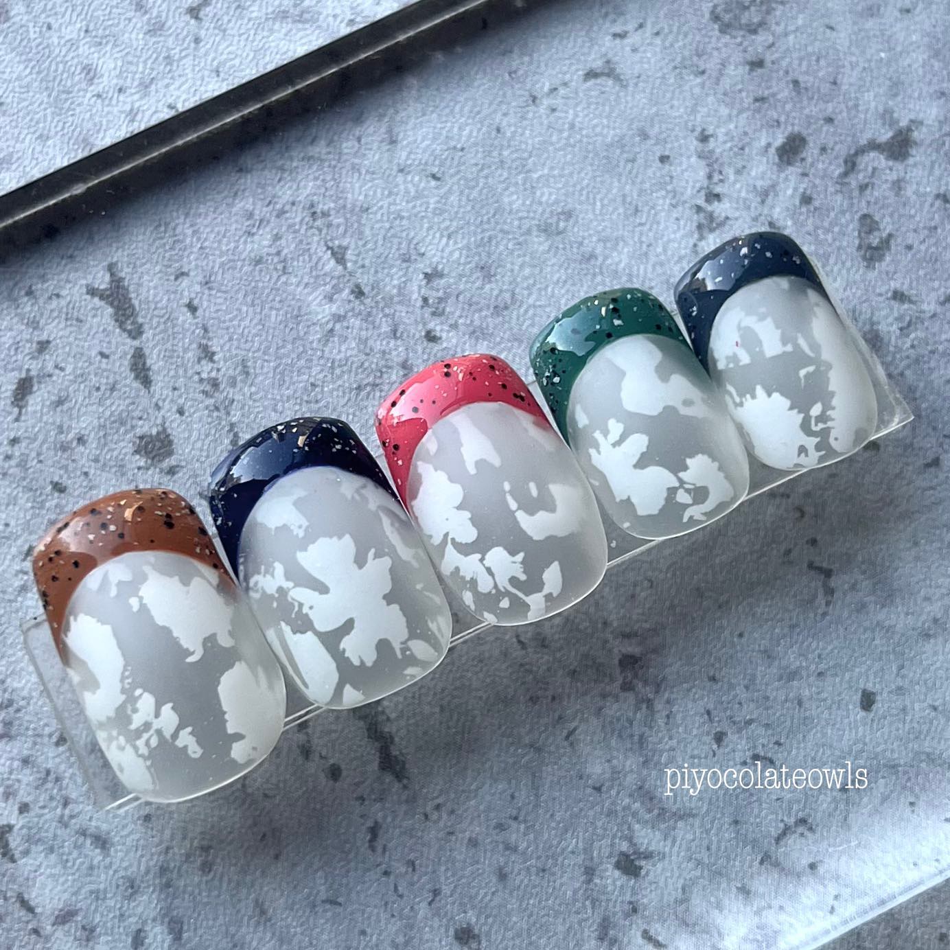 #カラフルネイル,#個性的ネイル,#個性派ネイル,#シンプルネイル,#韓国ネイル,#フレンチネイル,#秋ネイル,#ニュアンスネイルのネイルデザイン