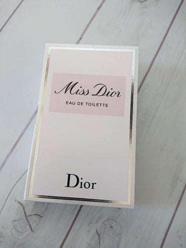 Dior ミス ディオール オードゥ トワレのクチコミ「💎Miss Dior オードトワレ💎
ずっと気になってた香水💟
Miss Dior♥️
でも、.....」（2枚目）