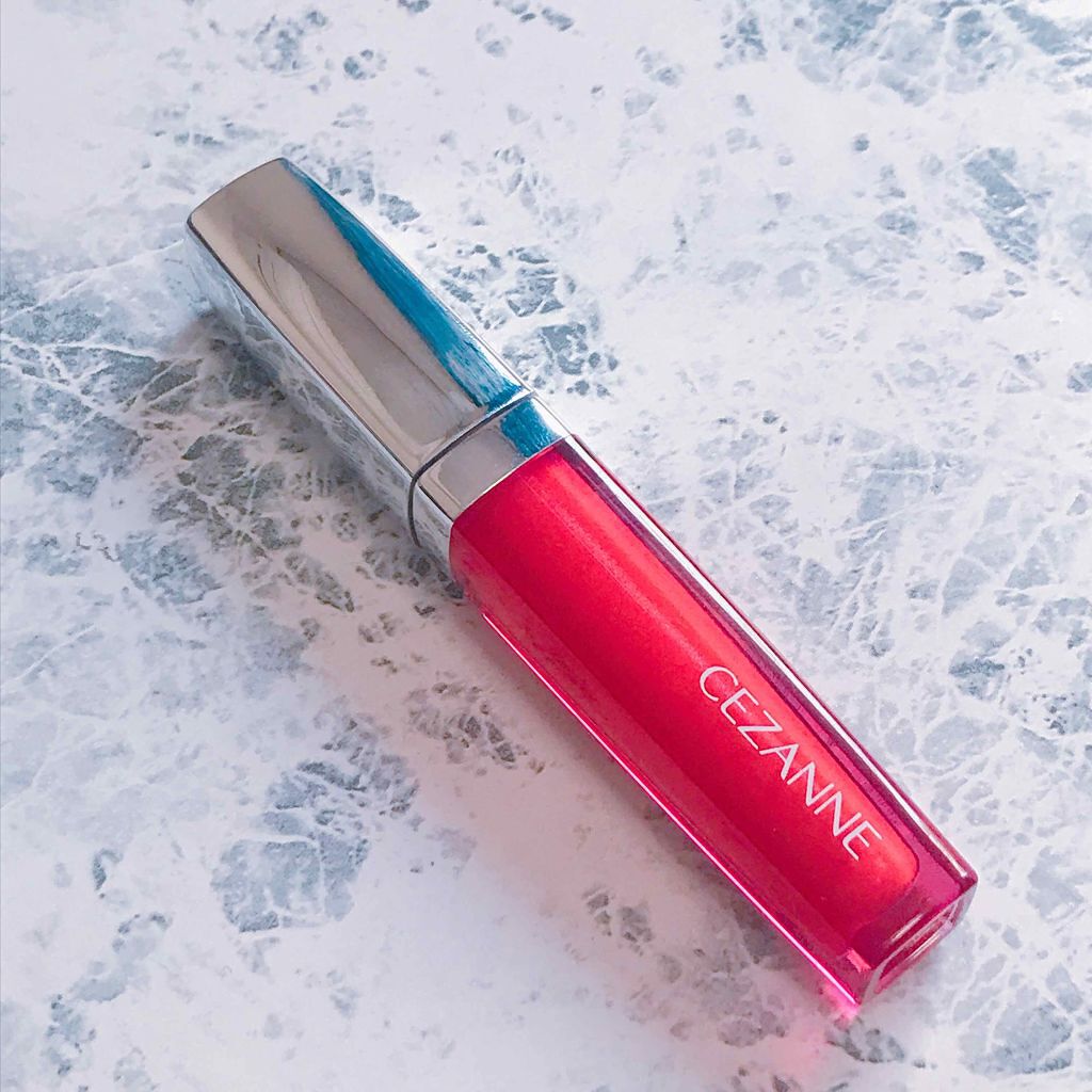 
セザンヌのグロス！
これめっちゃ好きなんです
02 ピンクの色を使っています✨

結構しっかり色が出るグロスで、なにより荒れないから好き💕

わたしが個人的にめちゃめちゃ好きでよく見てる、VOGUEのYouTubeチャンネルにアップされ