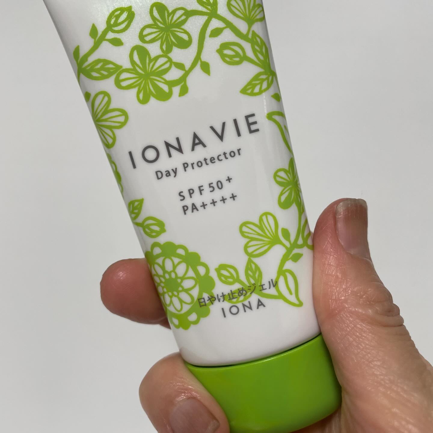 デイ プロテクター FB/イオナヴィー/日焼け止めジェルを使ったクチコミ（2枚目）