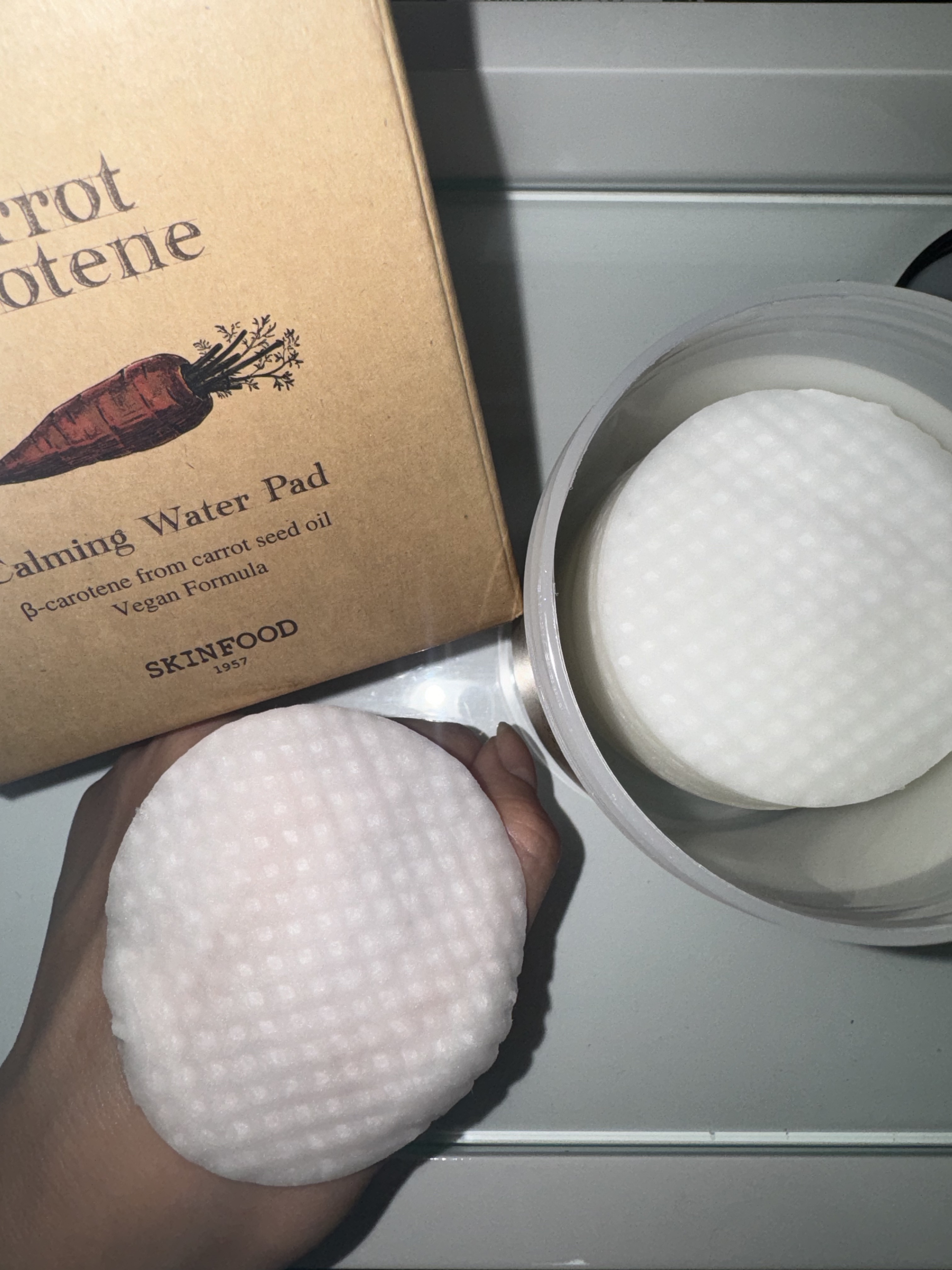 キャロットカロテン カーミングウォーターパッド/SKINFOOD/トナーパッドを使ったクチコミ（2枚目）