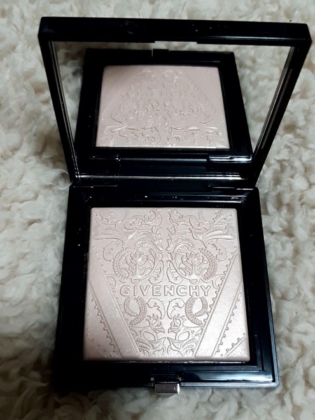 タン・クチュール・シマー・パウダー/GIVENCHY/プレストパウダーを使ったクチコミ（1枚目）