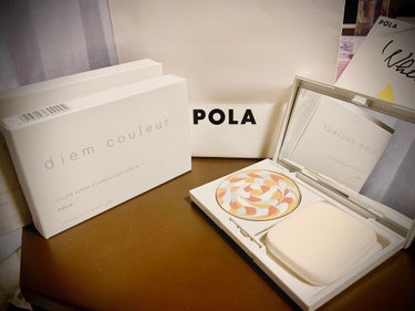 POLA
ディエム クルール
カラーブレンドファンデーション
購入しました！

赤、黄、緑、青、白のパウダーがあることで透明感のある肌になります
ふわっと美肌に見えてテスターつけて感動！

【崩れにくさ