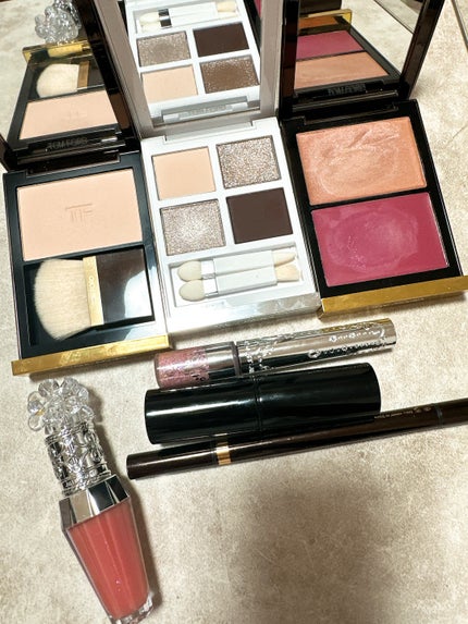 試してみた】イルミネイティング パウダー TOM FORD BEAUTYの 試してみた】イルミネイティング パウダー TOM FORD BEAUTYの