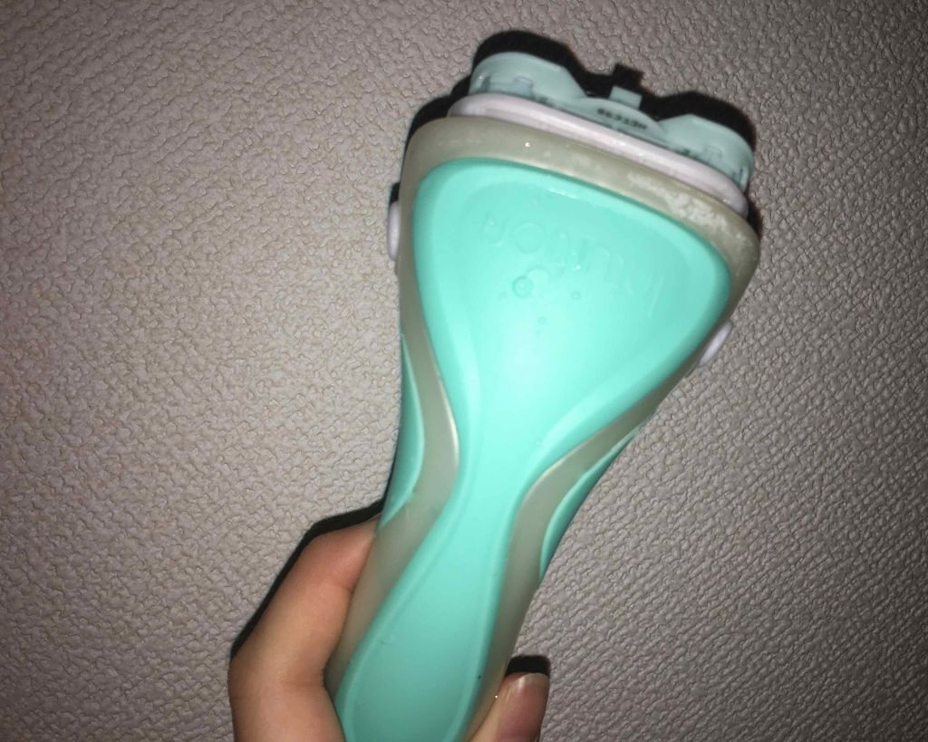 イントゥイション 敏感肌用 ホルダー (刃付き)+替刃1コ/イントゥイション/シェーバーを使ったクチコミ(1枚目)