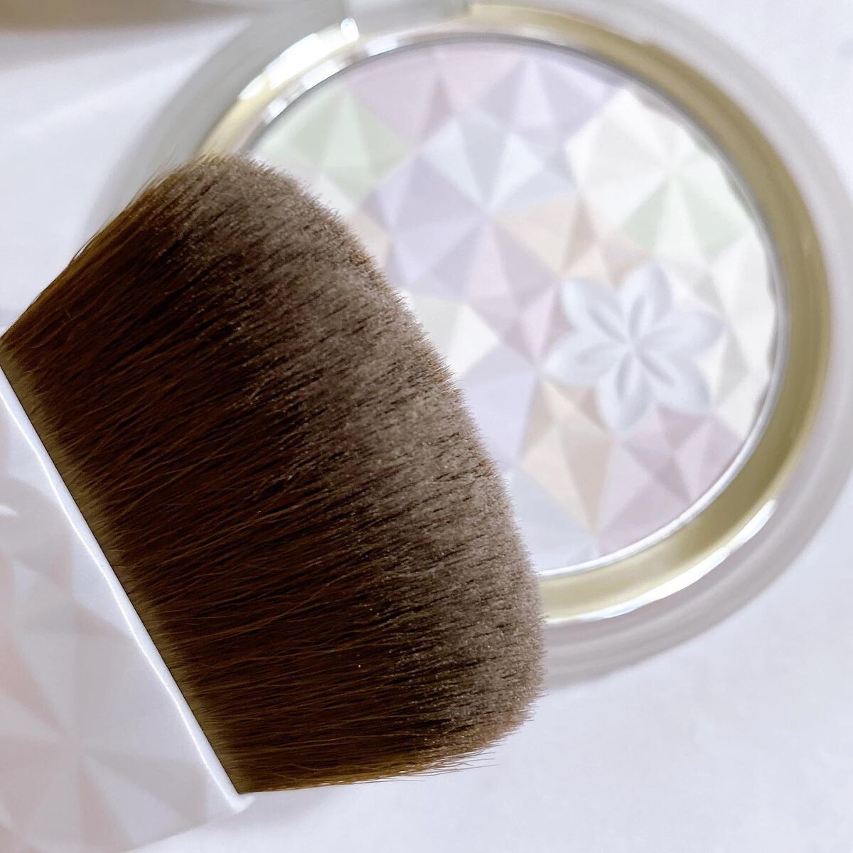 AQ オーラ リフレクター/DECORTÉ/プレストパウダーを使ったクチコミ(3枚目)