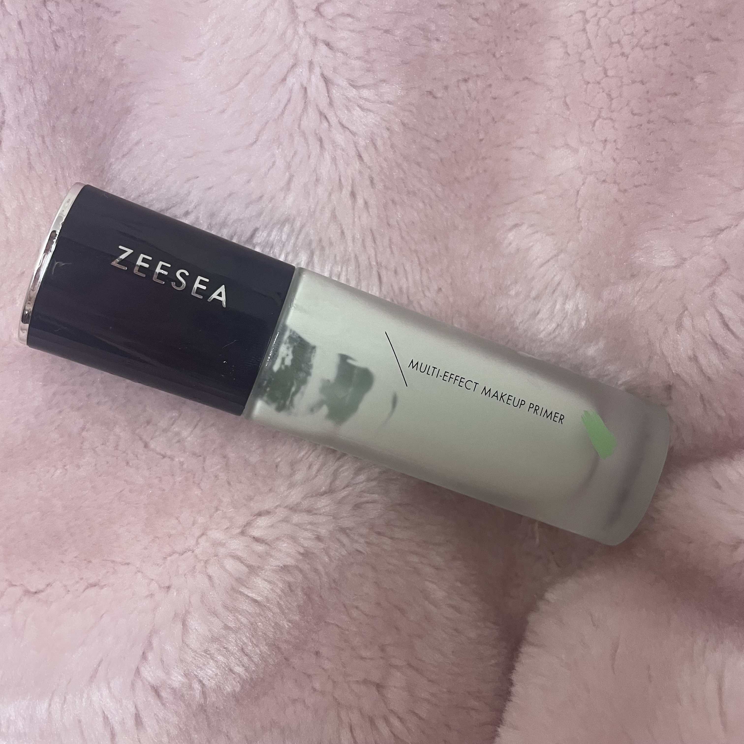 やや硬めのテクスチャーで、赤みがカバーできてトーンアップするのでお気に入りです🫶

#ZEESEA