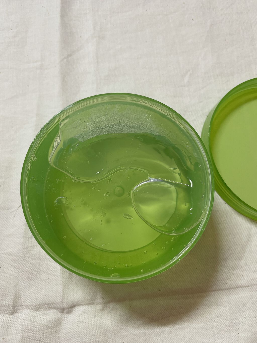 マイルド＆モイスチャーアロエジェル/ネイチャーリパブリック/ボディローションを使ったクチコミ（3枚目）