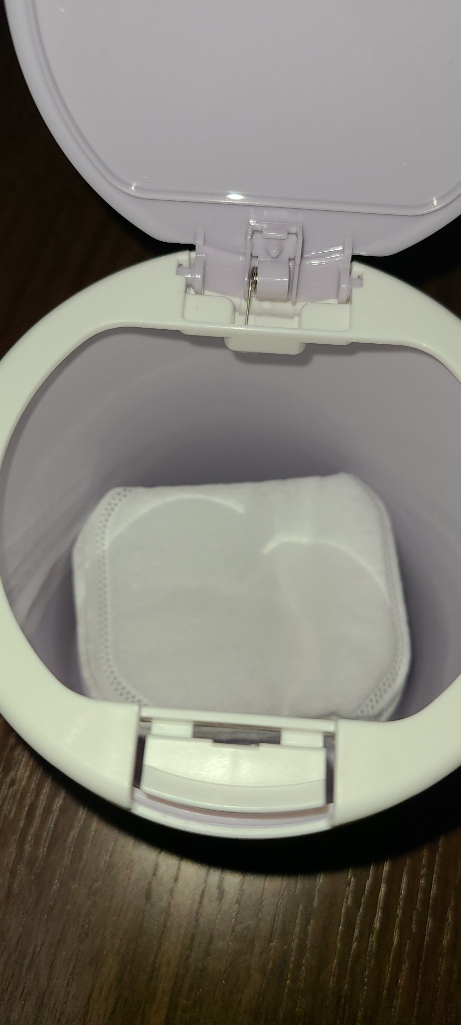 ワンタッチ綿棒ケース/DAISO/その他化粧小物を使ったクチコミ（3枚目）