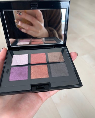 ホリデー アディクション “イリディセント ユーフォリア” EYESHADOW PALLETE L/ADDICTION/メイクアップキットを使ったクチコミ（1枚目）