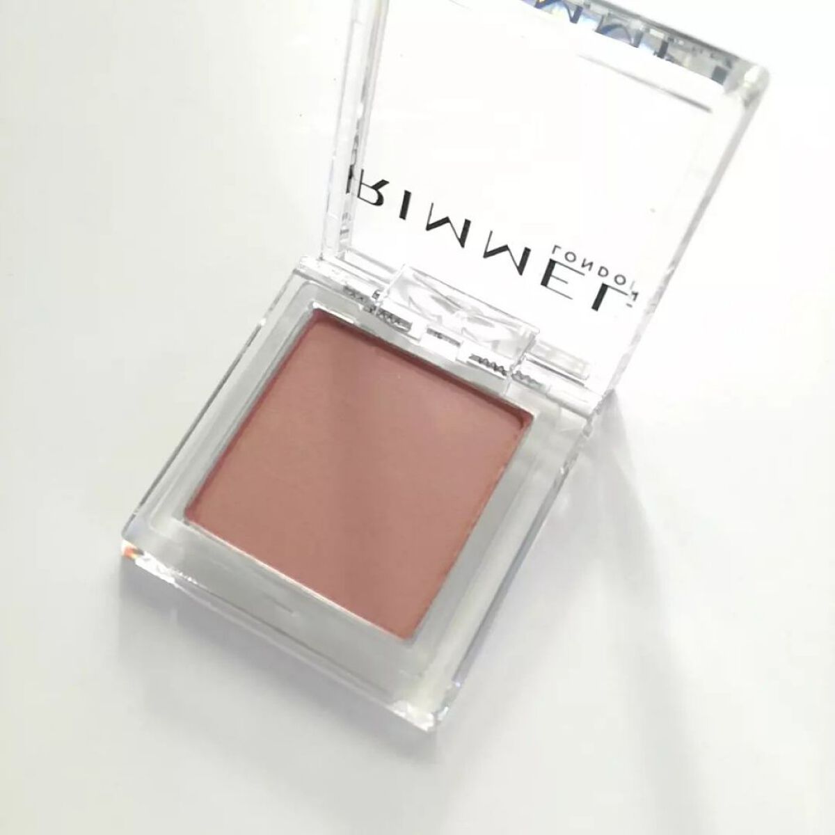 ワンダー キューブ アイシャドウ マット/リンメル ロンドン/単色アイシャドウを使ったクチコミ(2枚目)
