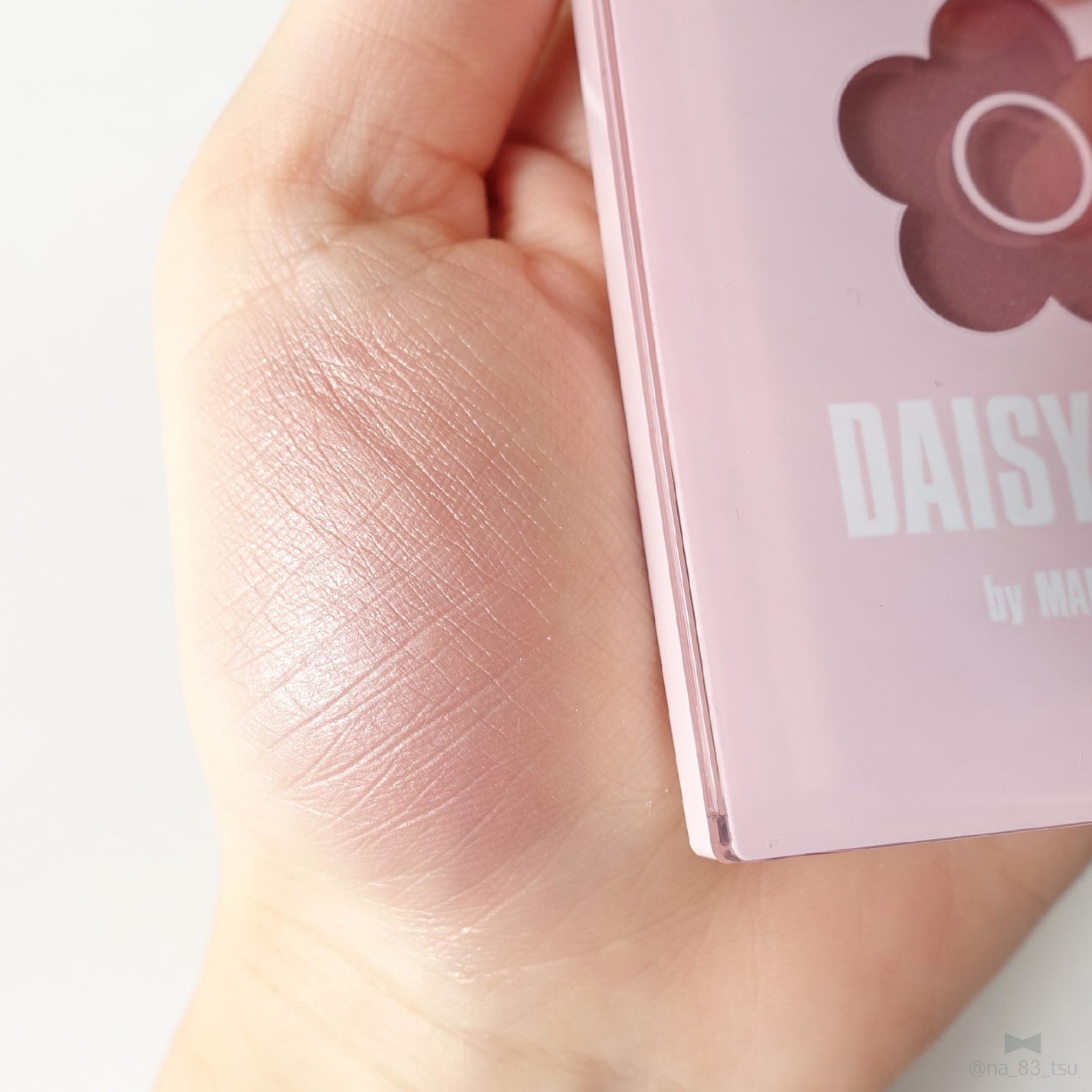 パウダーブラッシュ/DAISY DOLL by MARY QUANT/パウダーチークを使ったクチコミ(4枚目)