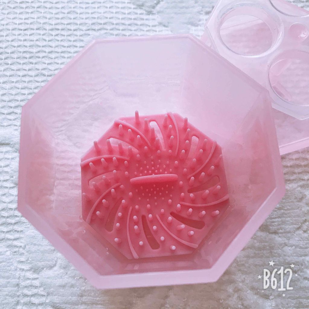 メイクブラシクリーナー/DAISO/その他化粧小物を使ったクチコミ(2枚目)