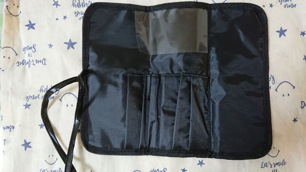 ブラシ収納ケース/DAISO/メイクブラシを使ったクチコミ（2枚目）