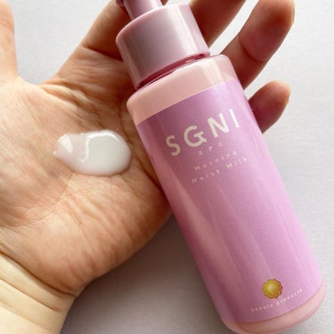 SGNI モイストミルク のクチコミ「「スグニ」という覚えやすいブランド名と、ピンクとブルーのかわいいパッケージが印象に残るヘアケア.....」（1枚目）