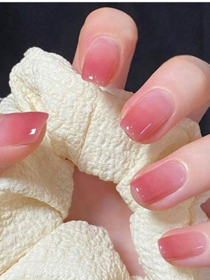 みみフォロバ100 on LIPS 「 カラコンしてる方に聞きたいネイルチップ付けて見たいんですが..」(1枚目)