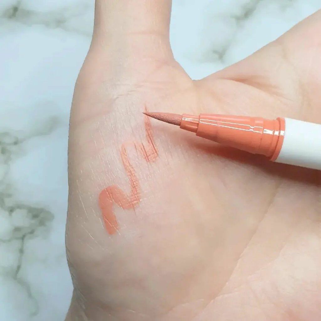 ニューアンビエンスカラーアイライナー アウェイク・ミー/hince/リキッドアイライナーを使ったクチコミ（3枚目）