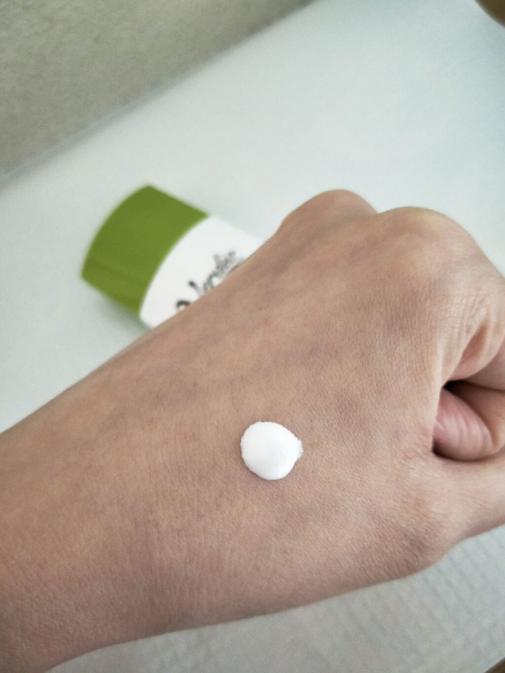 ベルディオ UVマイルドジェル 日焼け止め /メンターム/化粧下地を使ったクチコミ(2枚目)