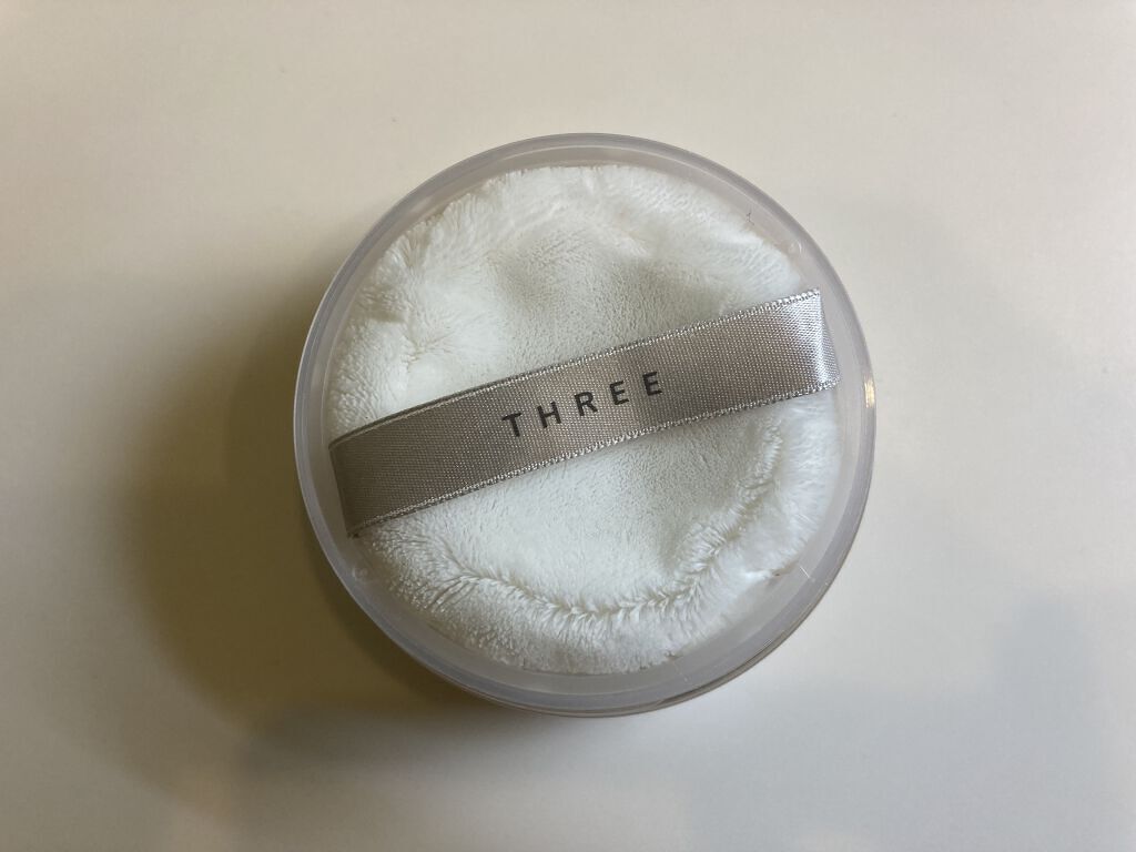 アルティメイトダイアフェネス ルースパウダー/THREE/ルースパウダーを使ったクチコミ（2枚目）