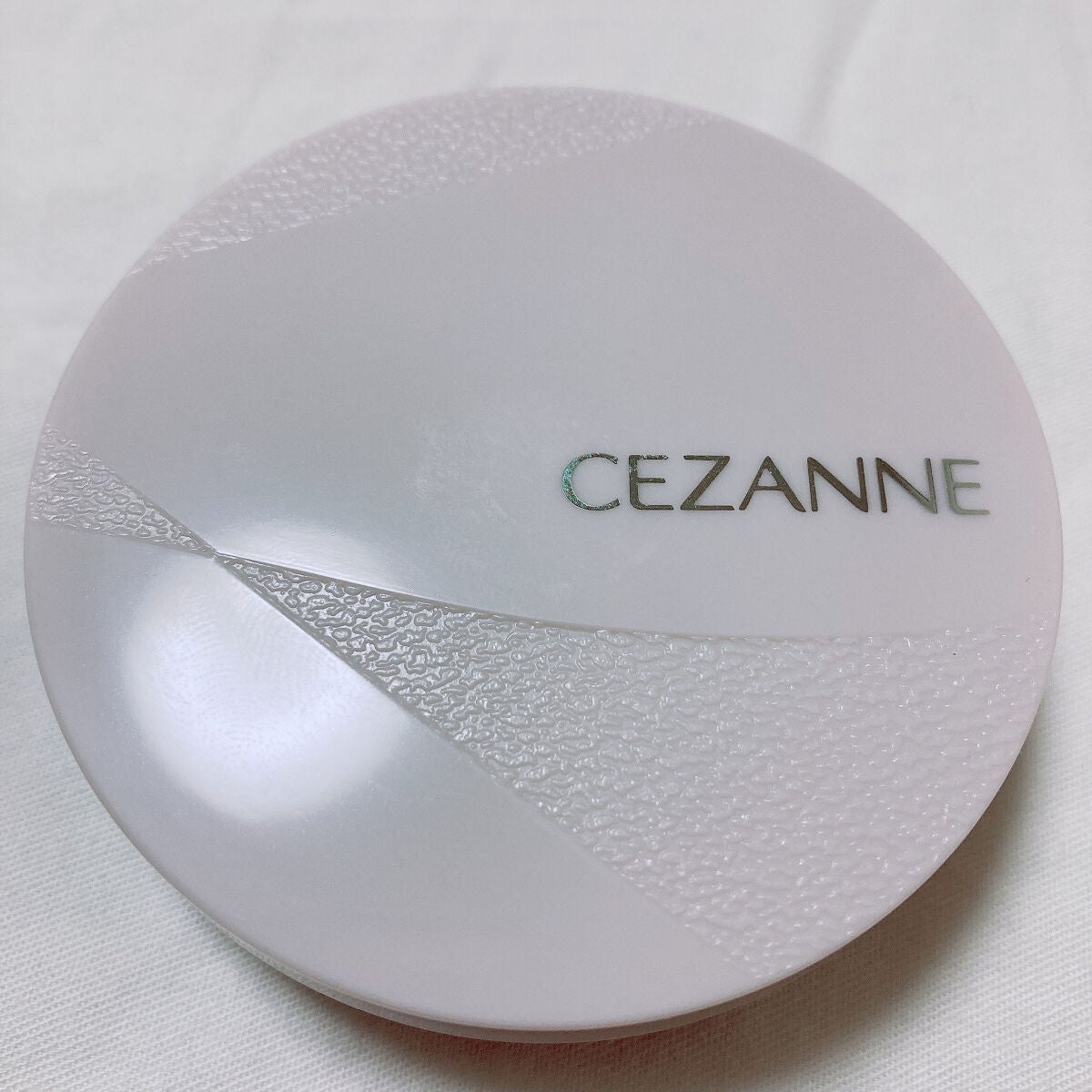 毛穴レスパウダー/CEZANNE/プレストパウダーを使ったクチコミ(1枚目)