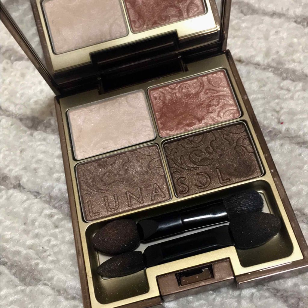 グレイスコントラスティングアイズ/LUNASOL/アイシャドウパレットを使ったクチコミ（1枚目）