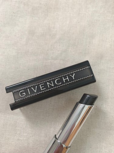 ランテルディ・リップスティック No.16 ノワール・レヴェラトゥール/GIVENCHY/口紅を使ったクチコミ（3枚目）