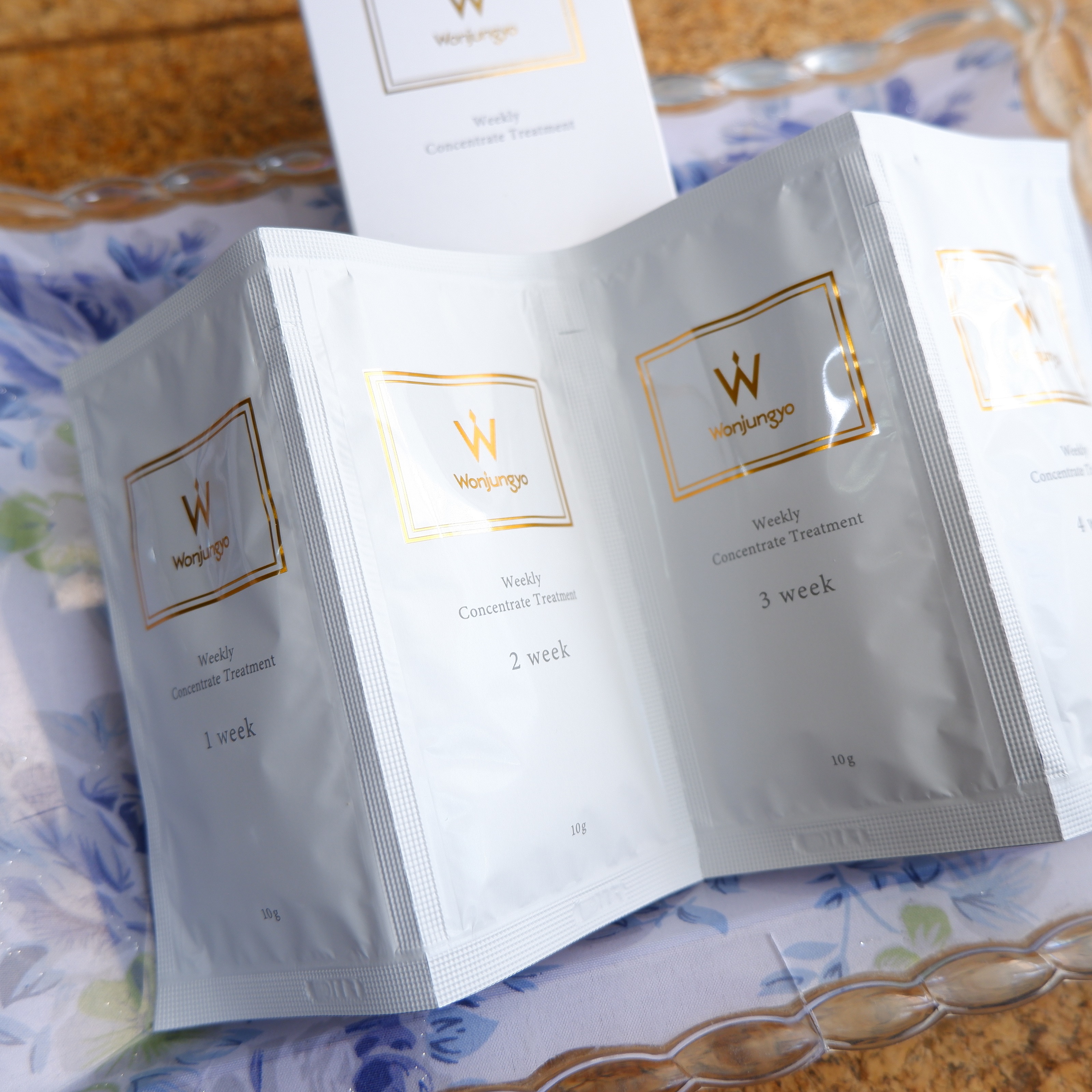 Wonjungyo ウィークリーコンセントレート トリートメントのクチコミ「特に髪のパサつきが気になる方向けの週1回のケア集中トリートメントです。

箱の中には1回分のパ.....」（3枚目）