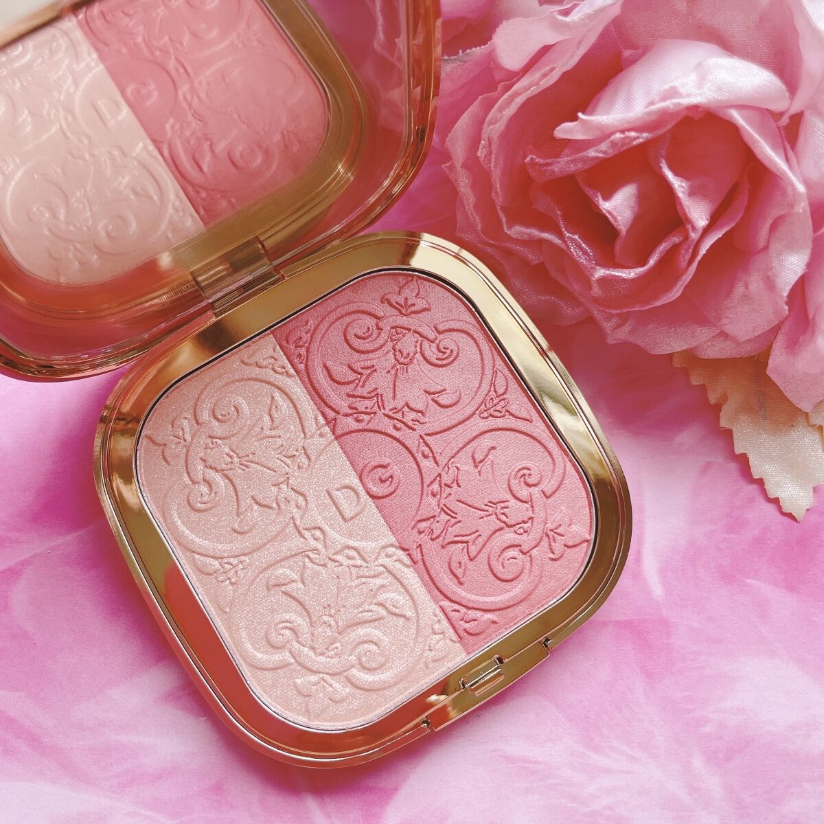 ソーラーグロウ イルミネーティングパウダー デュオ/DOLCE&GABBANA BEAUTY/ハイライトを使ったクチコミ（2枚目）