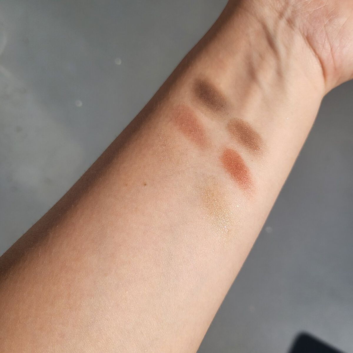 ミネラルクラッシィシャドー2022CF ビタークチュール/エトヴォス/アイシャドウパレットを使ったクチコミ（3枚目）