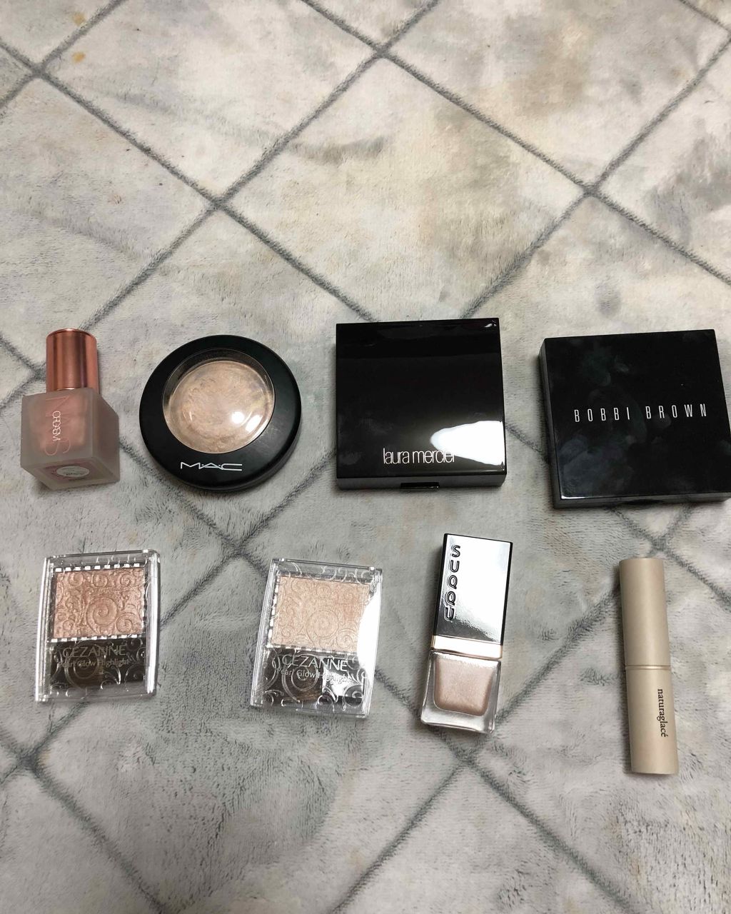 フェイスイルミネーター/ローラ メルシエ/パウダーハイライトを使ったクチコミ（2枚目）