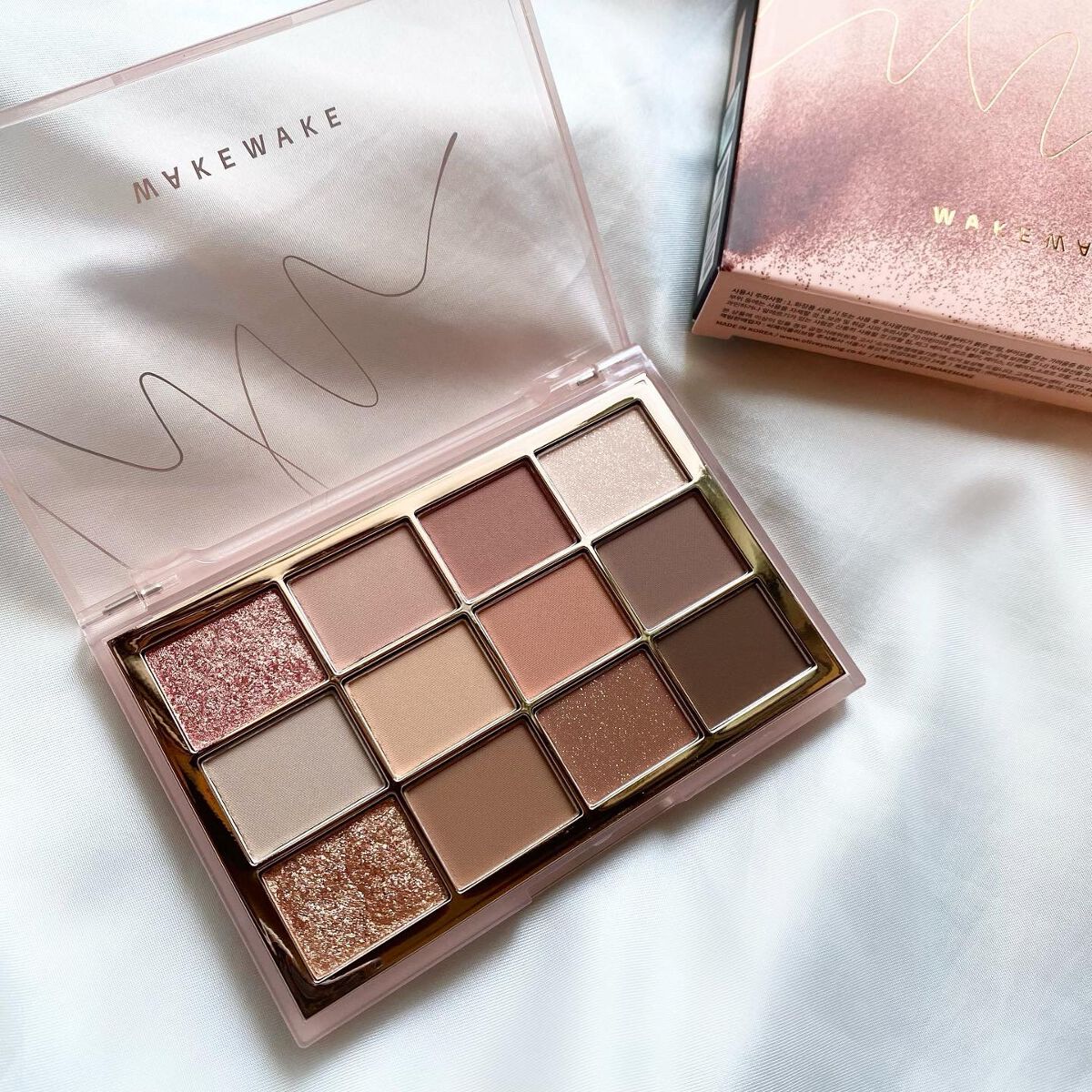 ソフトブラーリングアイパレット 04.コーラルブラーリング/wakemake/アイシャドウパレットを使ったクチコミ（1枚目）