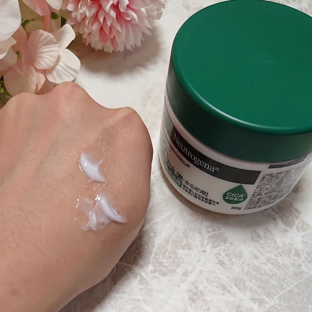 ニュートロジーナ®ノルウェー フォーミュラ インテンスリペア CICA 高保湿クリーム/Neutrogena/フェイスクリームを使ったクチコミ(4枚目)
