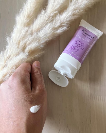 ホワイトスタビリティクリーム/フェミリアル/デリケートゾーンケアを使ったクチコミ(2枚目)