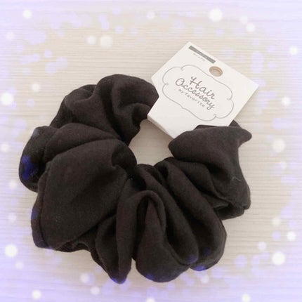 るりは on LIPS 「♡ダイソーで購入したシュシュ♡暑い季節になると、まとめ髪をする..」(1枚目)