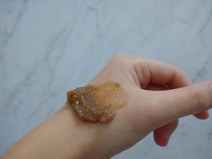 ブラックシュガー パーフェクト エッセンシャル スクラブ2X/SKINFOOD/洗い流すパック・マスクを使ったクチコミ(3枚目)