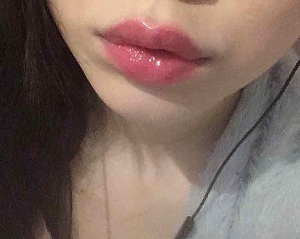 フォーエヴァージューシー オイルルージュ/JILL STUART/口紅を使ったクチコミ(3枚目)