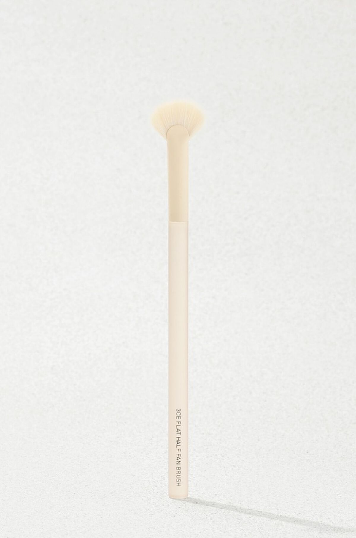 3CE BRUSH  FLAT HALF FAN BRUSH