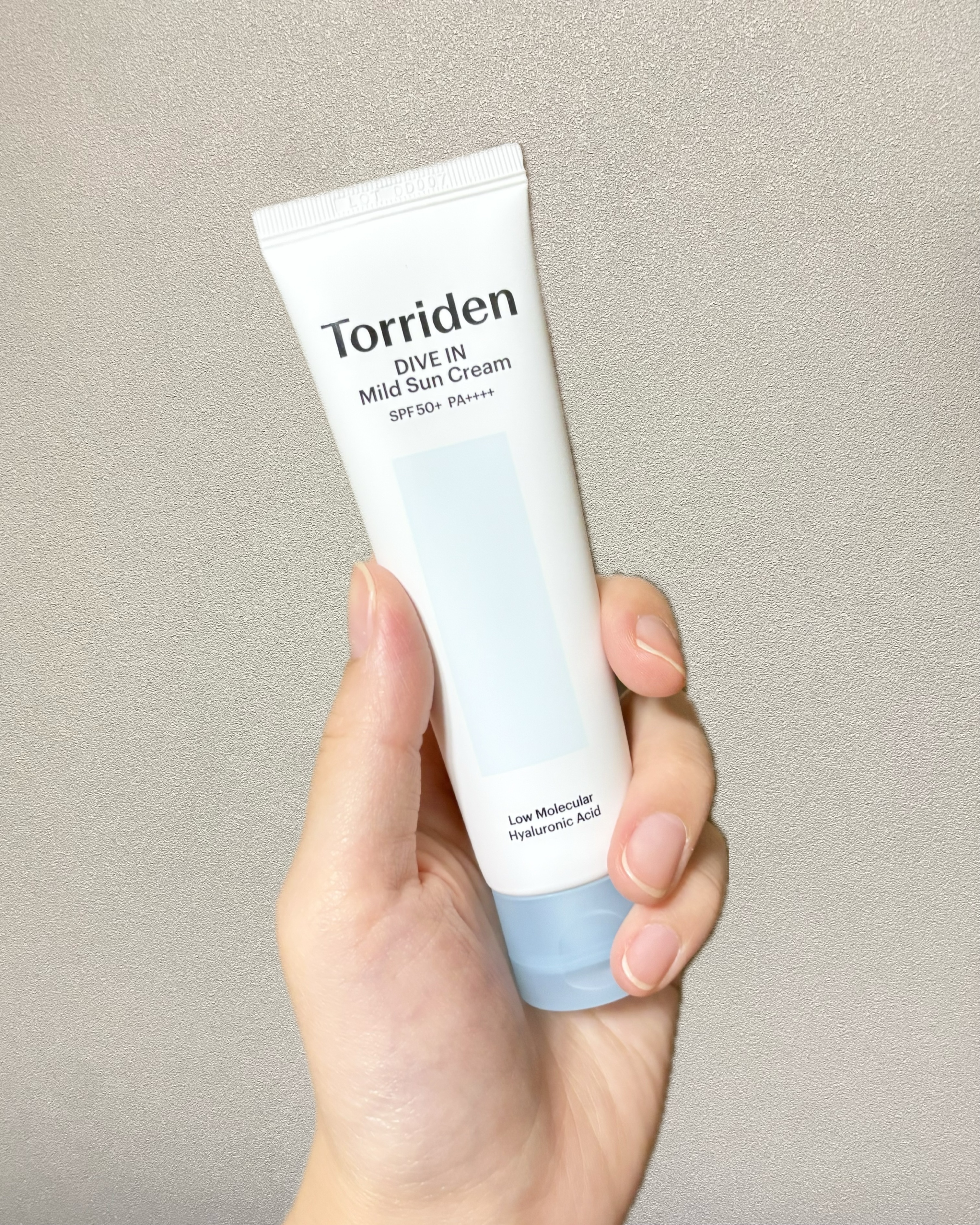 🧸


め〜っちゃくちゃ気になってた
トリデンのサンクリーム！

クリームみたいなテクスチャーで
伸びるか心配なくらい重そうな印象だったけど
塗り広げてみたらめちゃ伸びよすぎた！🥹🩷


ちょっとしっとりする感じもあるけど
肌触りサラ