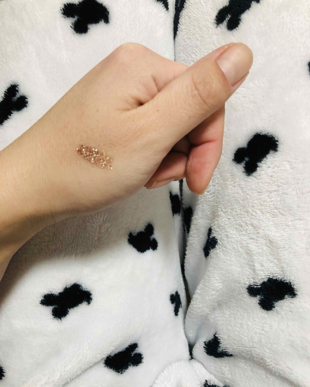 グリッター&グロウ リキッドアイシャドウ/stila/グリッターを使ったクチコミ（2枚目）