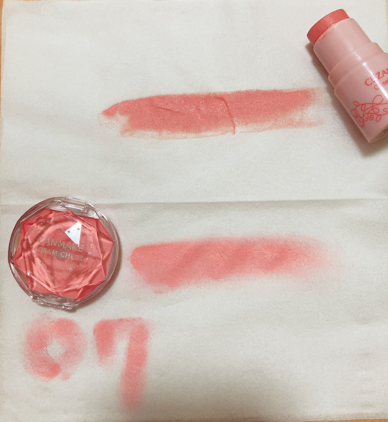 チークスティック 02 コーラル/CEZANNE/ジェル・クリームチークを使ったクチコミ（2枚目）