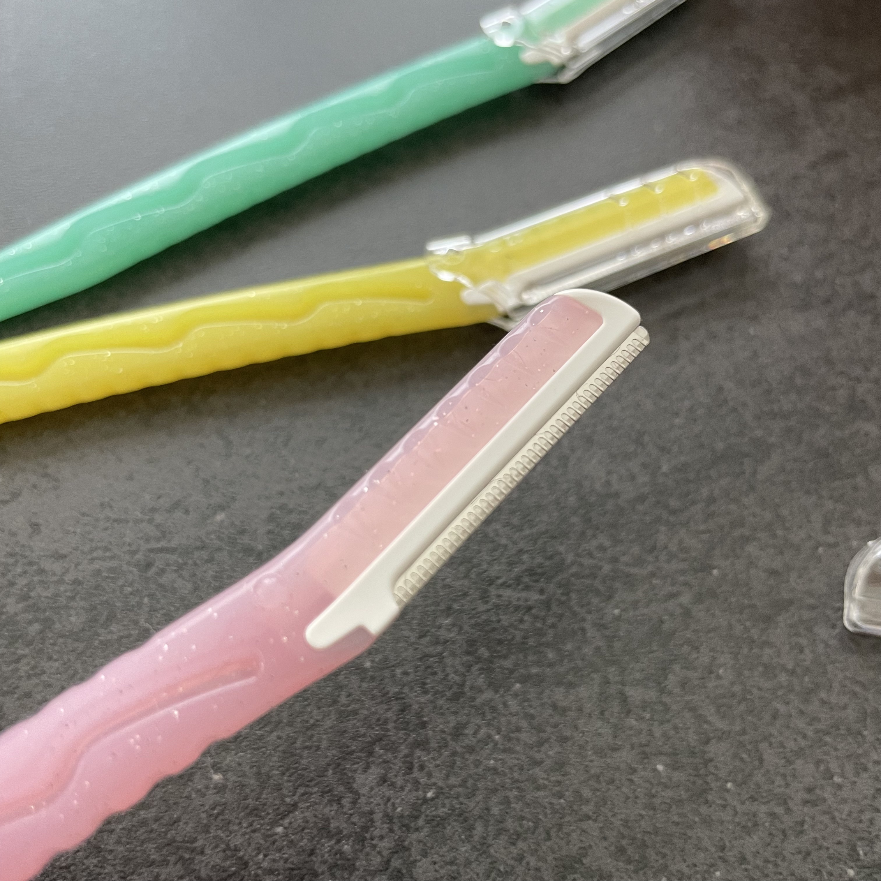 ピアニィ敏感肌 フェイス用 ガード付/ピアニィ/シェーバーを使ったクチコミ（2枚目）