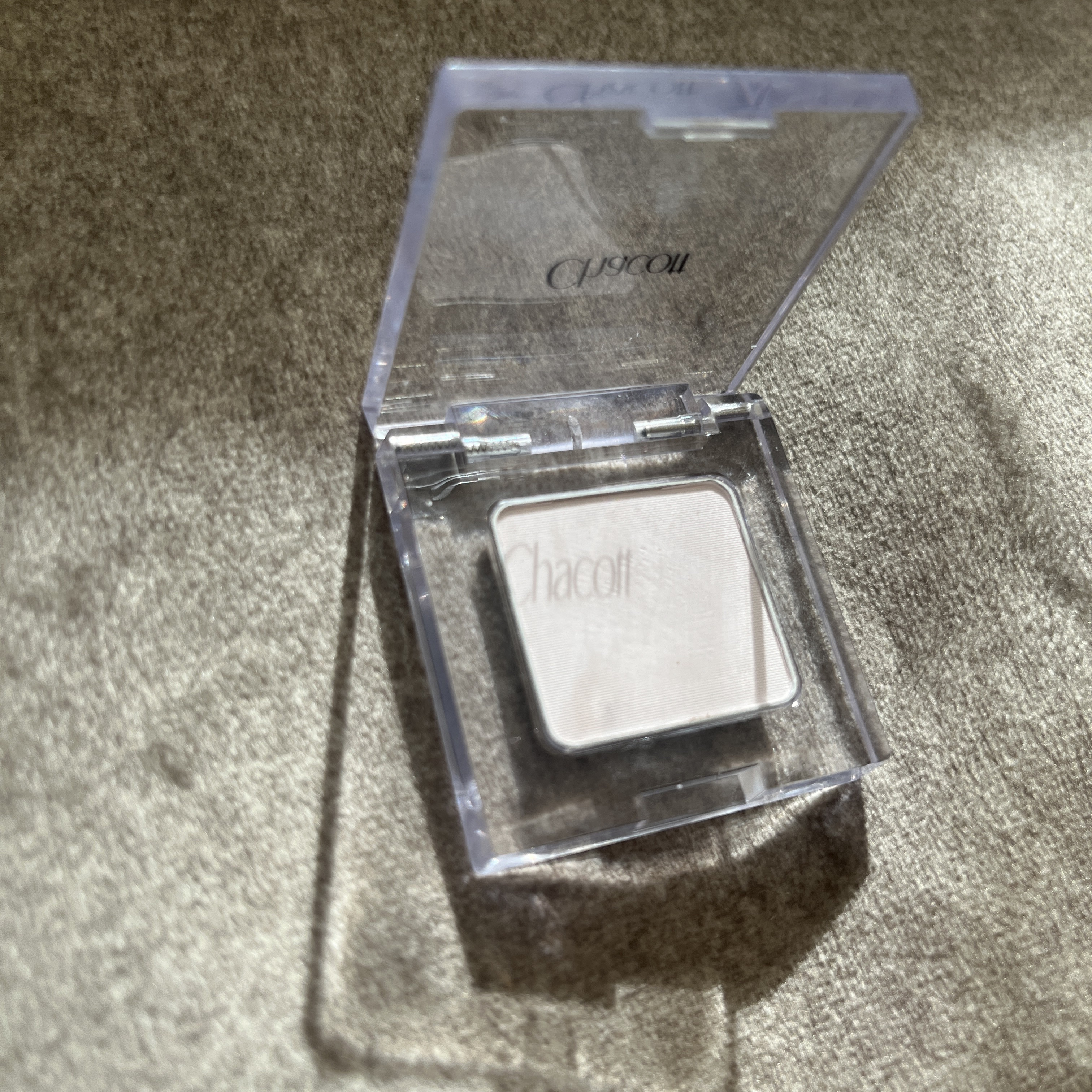 マルチカラーバリエーション マット/チャコット・コスメティクス/単色アイシャドウを使ったクチコミ（1枚目）