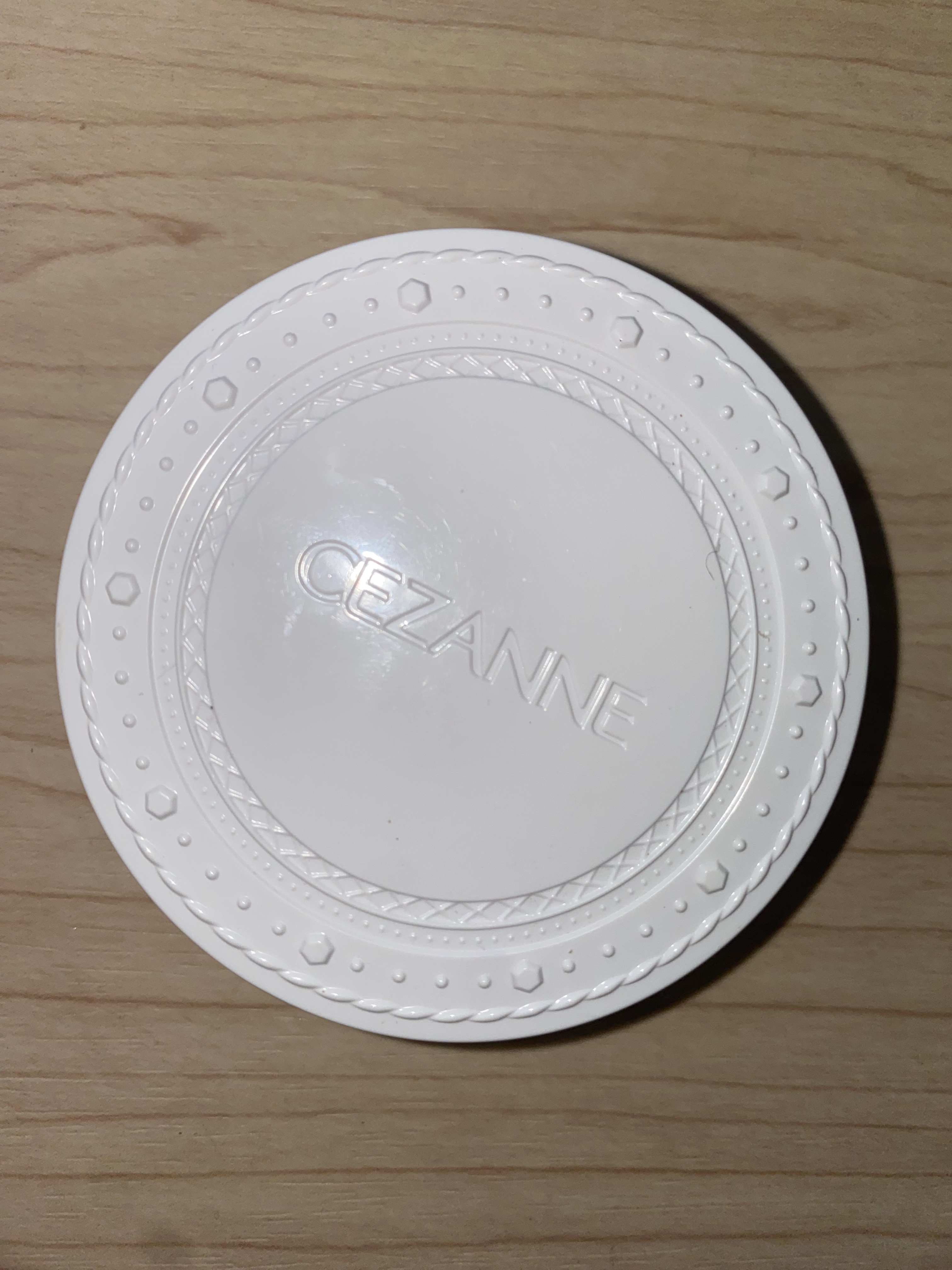 UVクリアフェイスパウダー/CEZANNE/プレストパウダーを使ったクチコミ（1枚目）