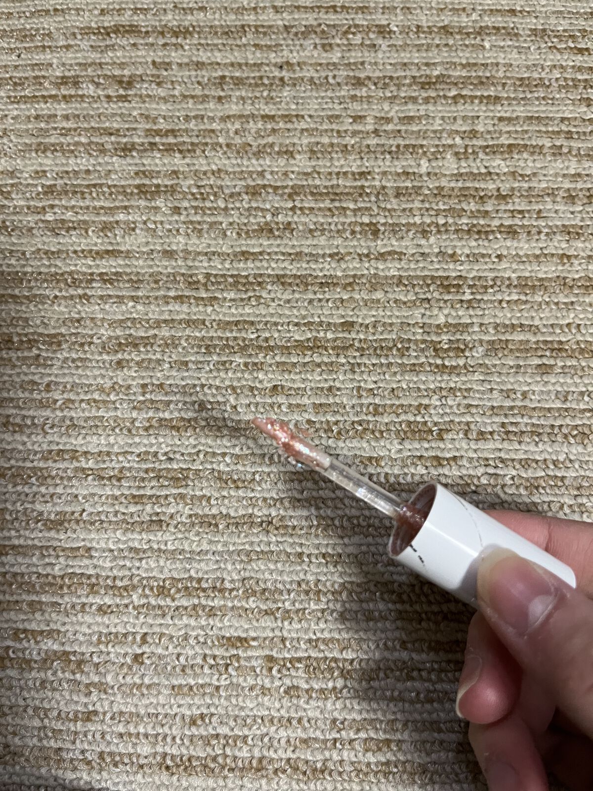 スピングリッターリキッドアイグロー/AMIOK/グリッターを使ったクチコミ（3枚目）