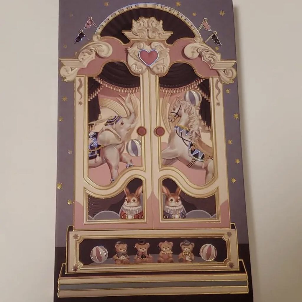 サーカスシリーズ12色アイシャドウパレット  02 Incredible Kingdom/FlowerKnows/アイシャドウパレットを使ったクチコミ（2枚目）