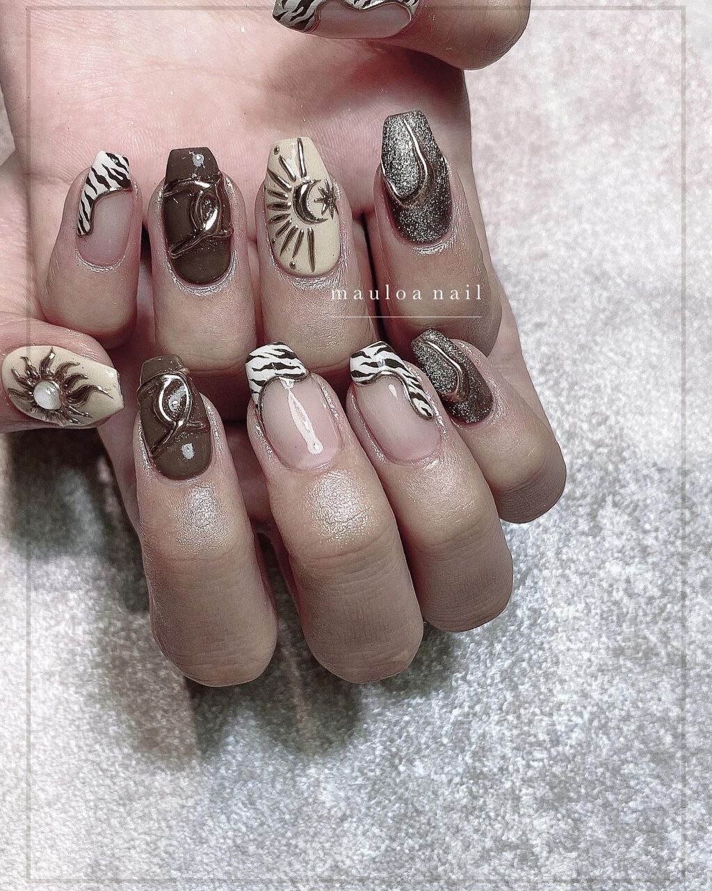 mauloa_nail on LIPS 「・ 🦋🦋🦋・#ゼブラネイル#ネイルデザイン#月ネイル#ネイ..」(1枚目)