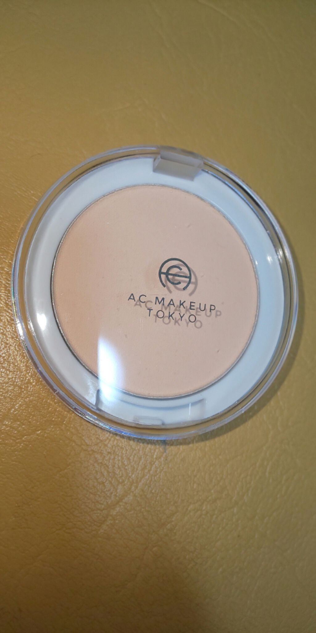 キャンドゥ 毛穴カバーパウダーのクチコミ「こちらはキャンドゥで購入した、毛穴カバーパウダーのレビューです。
こちらは色味が明るいので本当.....」（3枚目）