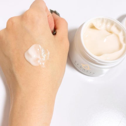 LENA on LIPS 「.▷SESALIS/モイスチャージェルクリームごまの生命力に着..」(4枚目)