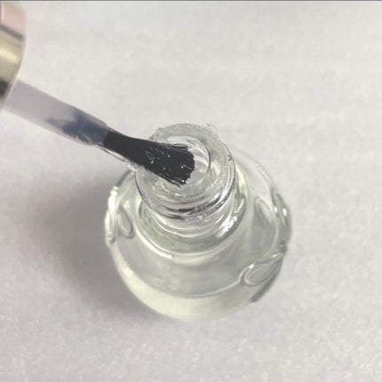 シュガードール スピーディ トップコートRのクチコミ「【シュガードール スピーディ トップコートR】
ネイルカラーの上から塗ってジェルネイル風に仕上.....」(2枚目)