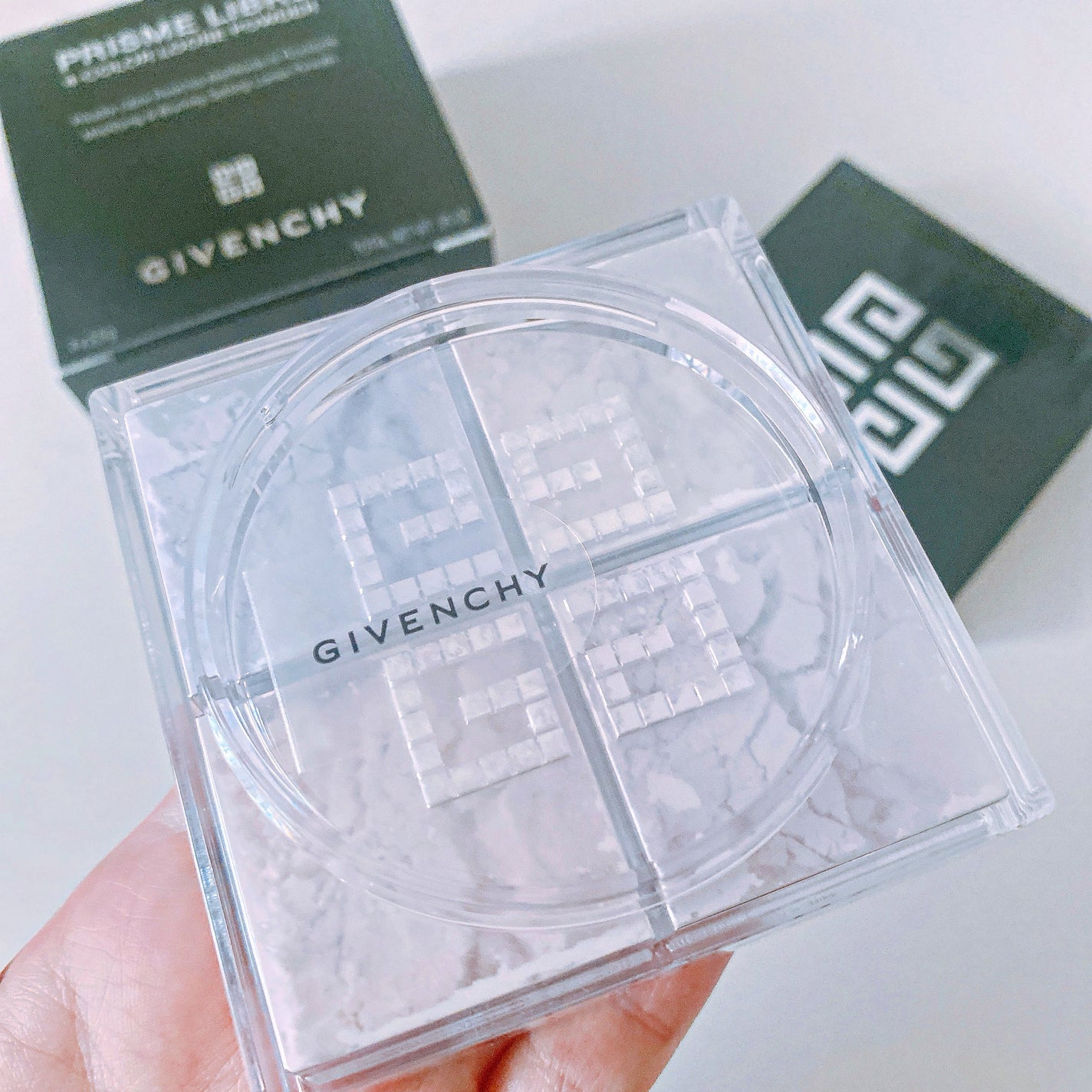 プリズム・リーブル/GIVENCHY/ルースパウダーを使ったクチコミ(2枚目)